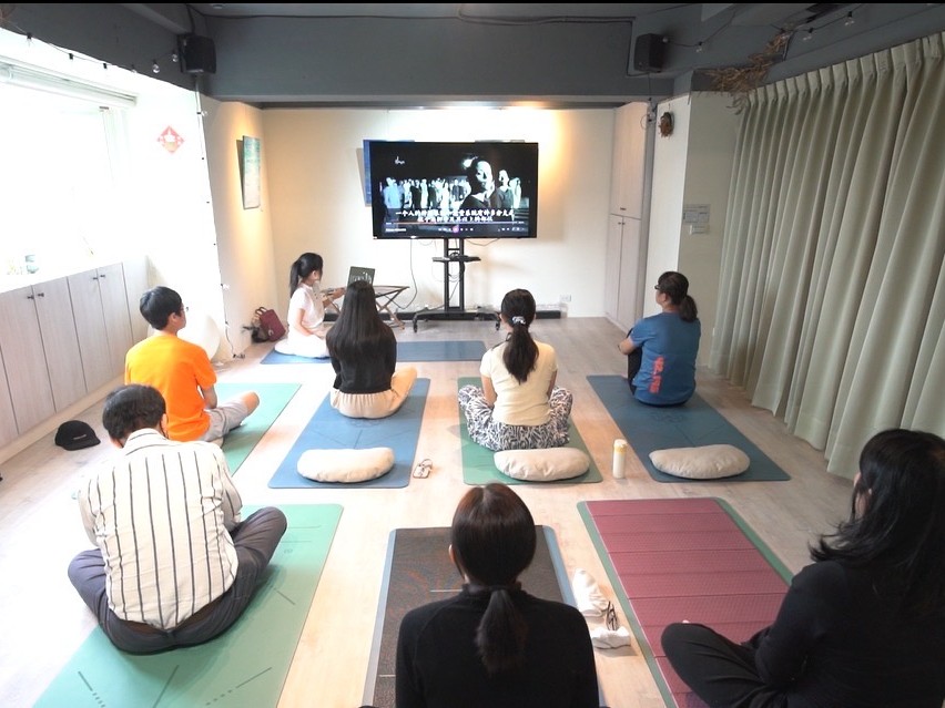 《薩古魯談業力》讀書會活動照片